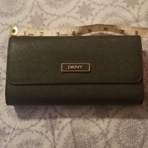 DKNY wallet